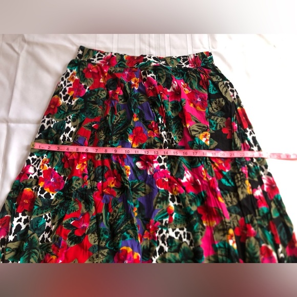 Vtg Flowy Funky Patterned Skirt - Picture 4 of 15
